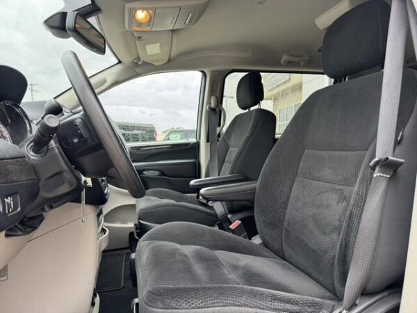 Sold 2019 Dodge Grand Caravan SE Plus Package | V6 | Roof Racks | FlexFuel | Keyless Entry | Stock # P1643 - Image 14