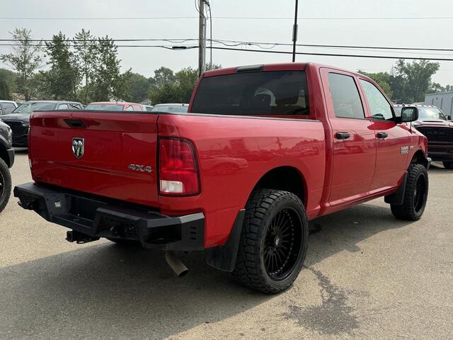 2016 Ram 1500 SXT Crew Cab 4x4 Stock P1617A