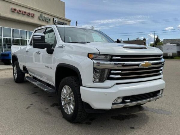 Sold 2021 Chevrolet Silverado 3500HD High Country Crew Cab | 6.6L | Leather | Sunroof | Nav | Bose Sound | Heated Seats | 5th Wheel Prep | Stock # P1624 - Image 8