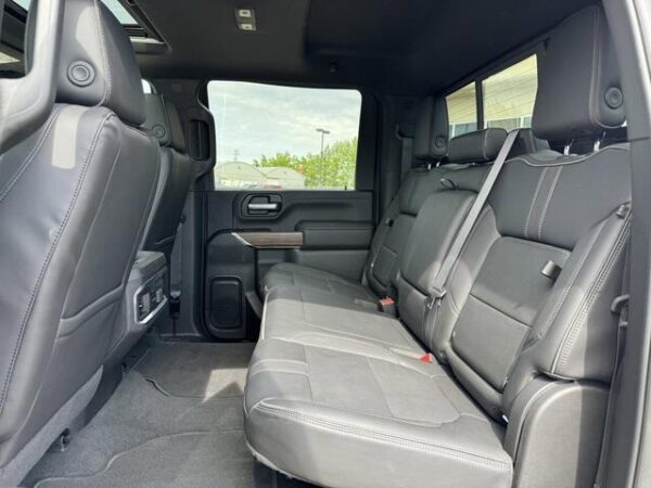 Sold 2021 Chevrolet Silverado 3500HD High Country Crew Cab | 6.6L | Leather | Sunroof | Nav | Bose Sound | Heated Seats | 5th Wheel Prep | Stock # P1624 - Image 25