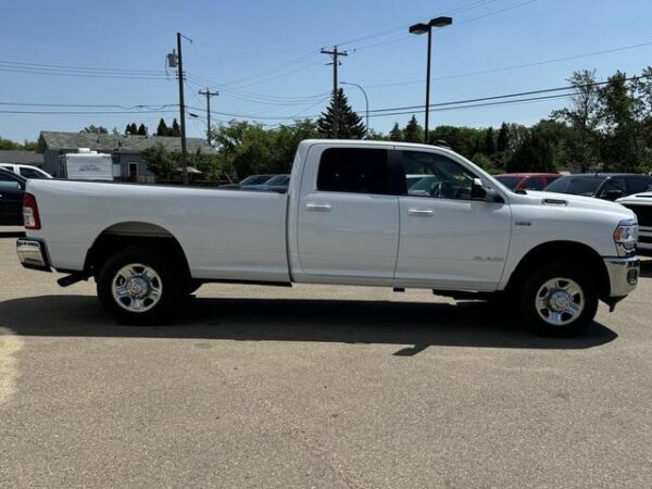 Sold 2019 Ram 3500 Big Horn Crew Cab 4x4 | Low KMs | HEMI V8 | Front Bench | Backup Camera - Image 7