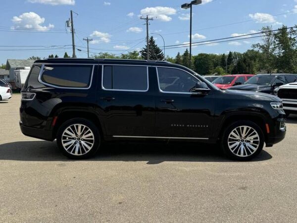 Sold 2022 Jeep Grand Wagoneer Series III 4WD SUV | Low KMs | V8 | Rear Video Screens | Heated Vented Seats | Leather Stock # P1647 - Image 10