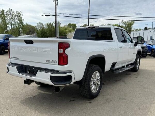 Sold 2021 Chevrolet Silverado 3500HD High Country Crew Cab | 6.6L | Leather | Sunroof | Nav | Bose Sound | Heated Seats | 5th Wheel Prep | Stock # P1624 - Image 6