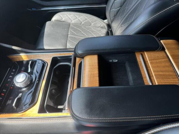 Sold 2022 Jeep Grand Wagoneer Series III 4WD SUV | Low KMs | V8 | Rear Video Screens | Heated Vented Seats | Leather Stock # P1647 - Image 23