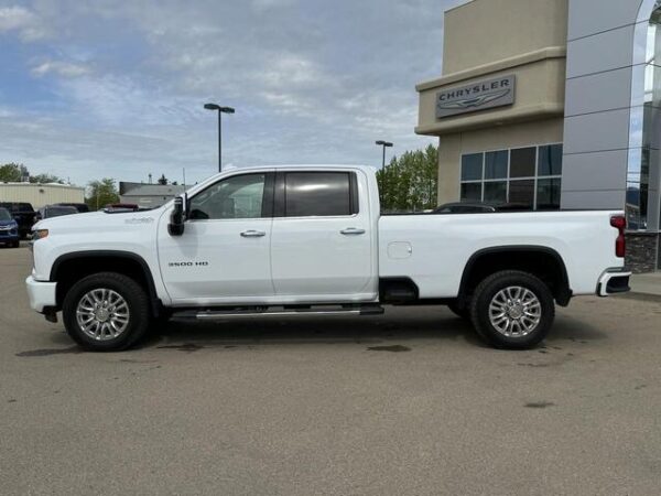 Sold 2021 Chevrolet Silverado 3500HD High Country Crew Cab | 6.6L | Leather | Sunroof | Nav | Bose Sound | Heated Seats | 5th Wheel Prep | Stock # P1624 - Image 3