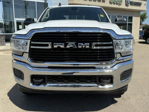 Sold 2019 Ram 3500 Big Horn Crew Cab 4x4 | Low KMs | HEMI V8 | Front Bench | Backup Camera - Image 9