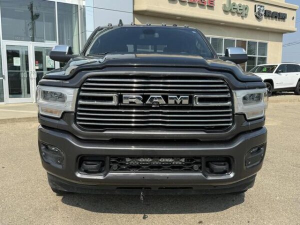 Sold 2021 Ram 3500 Laramie Dually Crew Cab 4x4 | Low KMs | Cummins | Leather | Front Bench | NAV | Stock # P1668 - Image 9