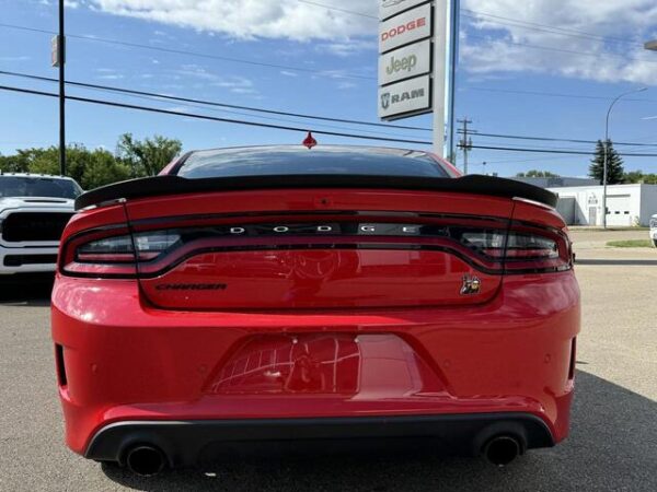 Used 2020 Dodge Charger 392 Scat Pack RWD | HEMI V8 | Low KMs | TorRed | Sunroof | Leather | Stock # P1665 - Image 5