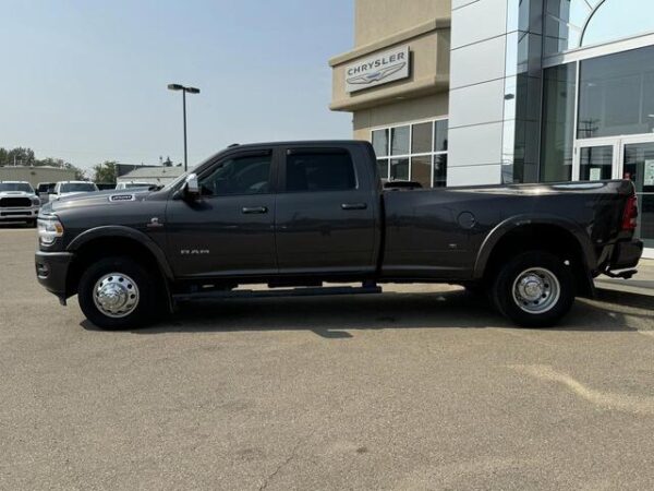 Sold 2021 Ram 3500 Laramie Dually Crew Cab 4x4 | Low KMs | Cummins | Leather | Front Bench | NAV | Stock # P1668 - Image 3