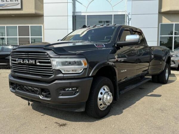 Sold 2021 Ram 3500 Laramie Dually Crew Cab 4x4 | Low KMs | Cummins | Leather | Front Bench | NAV | Stock # P1668 - Image 2