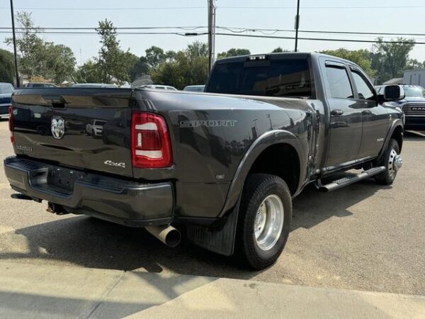 Sold 2021 Ram 3500 Laramie Dually Crew Cab 4x4 | Low KMs | Cummins | Leather | Front Bench | NAV | Stock # P1668 - Image 6