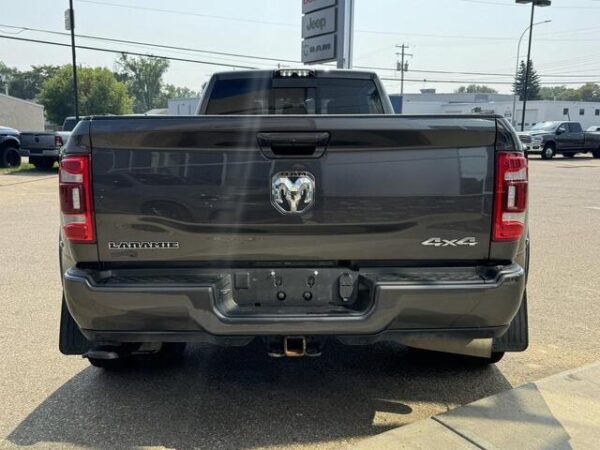 Sold 2021 Ram 3500 Laramie Dually Crew Cab 4x4 | Low KMs | Cummins | Leather | Front Bench | NAV | Stock # P1668 - Image 5