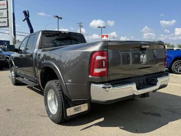 Sold 2021 Ram 3500 Laramie Dually Crew Cab 4x4 | 6.7L | Leather | Sunroof | 5th Wheel | Laramie Lvl 2 Equip Pkg | Stock # RR38494A - Image 4