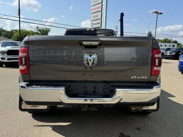 Sold 2021 Ram 3500 Laramie Dually Crew Cab 4x4 | 6.7L | Leather | Sunroof | 5th Wheel | Laramie Lvl 2 Equip Pkg | Stock # RR38494A - Image 5