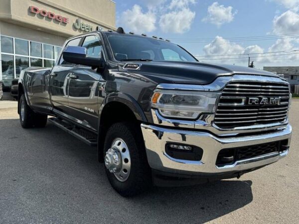 Sold 2021 Ram 3500 Laramie Dually Crew Cab 4x4 | 6.7L | Leather | Sunroof | 5th Wheel | Laramie Lvl 2 Equip Pkg | Stock # RR38494A - Image 8