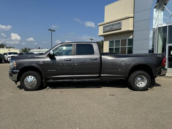 Sold 2021 Ram 3500 Laramie Dually Crew Cab 4x4 | 6.7L | Leather | Sunroof | 5th Wheel | Laramie Lvl 2 Equip Pkg | Stock # RR38494A - Image 3