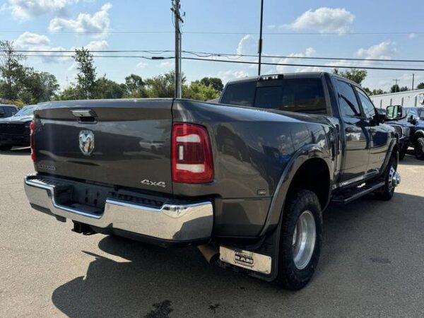 Sold 2021 Ram 3500 Laramie Dually Crew Cab 4x4 | 6.7L | Leather | Sunroof | 5th Wheel | Laramie Lvl 2 Equip Pkg | Stock # RR38494A - Image 6