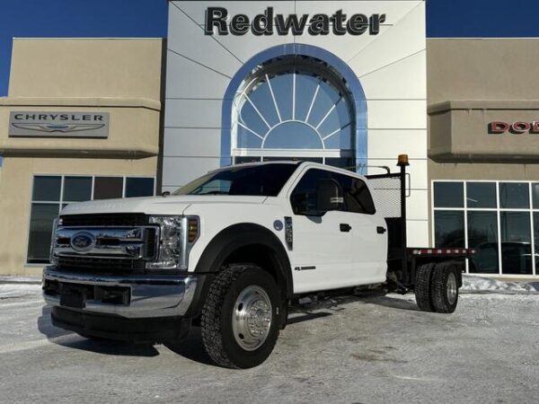 2019 Ford Super Duty F-550 DRW Lariat Crew Chassis Cab 4WD | Low KMs | Diesel | Running Boards | Stock # P1781