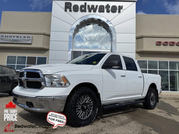 2022 Ram 1500 Classic SLT Crew Cab 4x4 Stock P1801