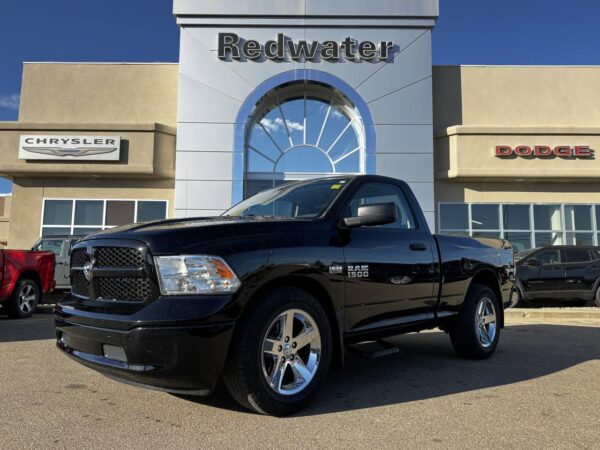 Used 2014 Ram 1500 ST Regular Cab RWD | V8 | Low KMs | 3 Passenger Bench | UConnect 3 | Stock: P1931